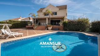 Xalet  Avenida del ocano. Chalet con piscina junto a la playa de punta umbra.