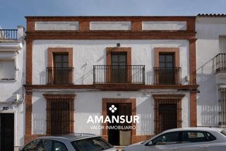 Chalet  Calle alcalde guillermo pérez gómez. En venta extraordinaria casa señorial en cartaya
