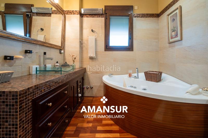 Foto 0b942d61-8e2b-43f3-ac18-f0717427a55c. Chalet con camino riscaldamento parcheggio piscina in Aljaraque