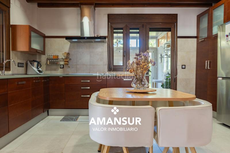 Foto 4dfd9465-c46a-4b15-81d9-a0b620f0b019. Chalet con camino riscaldamento parcheggio piscina in Aljaraque