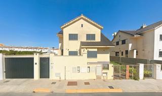 Casa aparellada  Calle lavanda. Chalet pareado a estrenar en residencial punta aljaraque