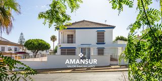 Xalet  Camino de las colas. Exclusiva villa independiente en urbasur, islacristina