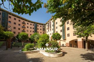 Pis  Calle emilio molero. Piso con zonas ajardinadas. residencial conquero, huelva
