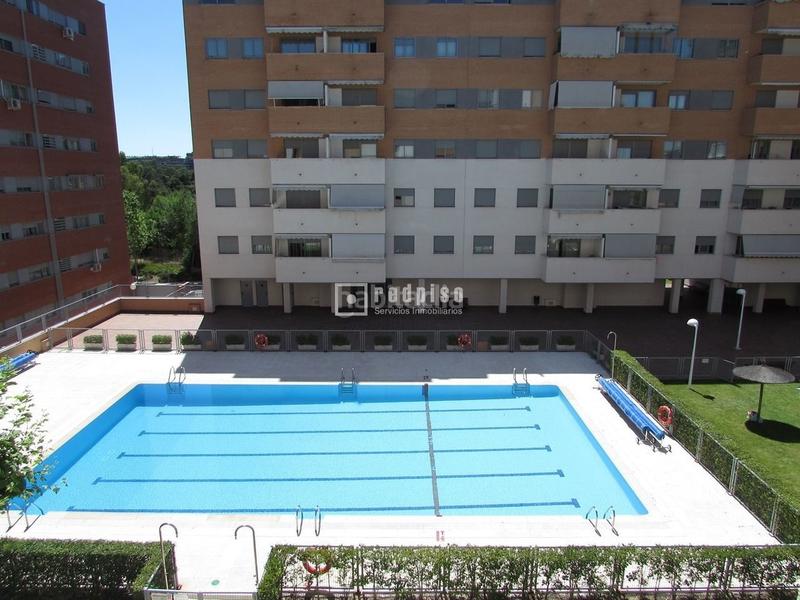 Foto 27540118-3c6d-4488-a172-e6ee50e16050. Attico con parcheggio piscina in Parque Oeste-Fuente Cisneros Alcorcón