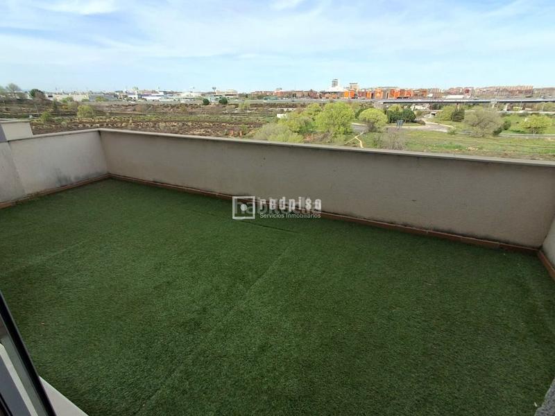 Foto d02f0891-9e13-479e-9c71-c42c4649f57e. Attico con parcheggio piscina in Parque Oeste-Fuente Cisneros Alcorcón