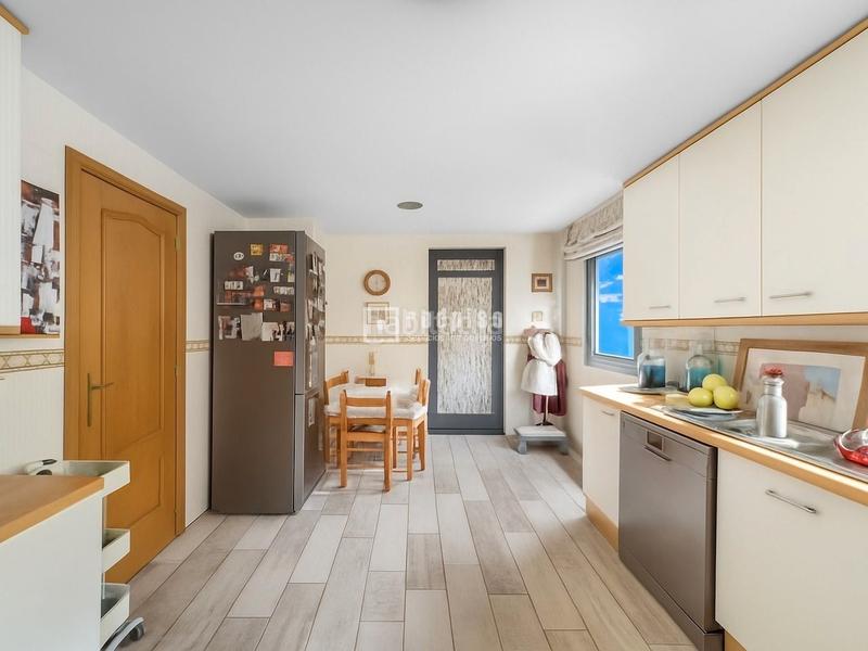 Foto 637d6dc0-4a99-40f4-a4a1-336a9cd00c89. Pis amb calefacció aparcament piscina a Parque Oeste-Fuente Cisneros Alcorcón