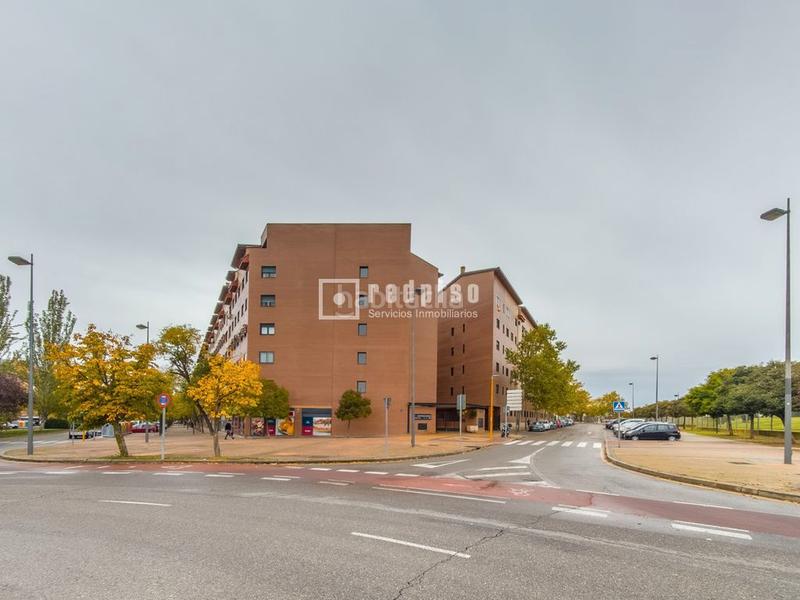 Foto 78cc1e5b-e744-4b06-8068-93b18c7e1a70. Pis amb calefacció aparcament piscina a Parque Oeste-Fuente Cisneros Alcorcón