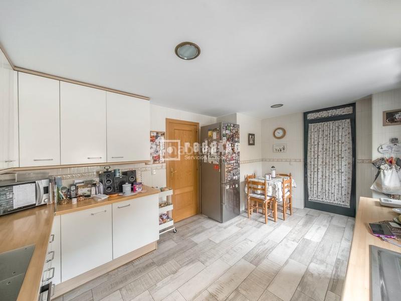 Foto f279495d-6bcb-4c41-85d5-f0ec90b79250. Pis amb calefacció aparcament piscina a Parque Oeste-Fuente Cisneros Alcorcón