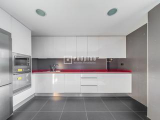 Appartamento in Parque Oeste-Fuente Cisneros. Redpiso ensanche sur vende bajo con gran patio en parque oeste!