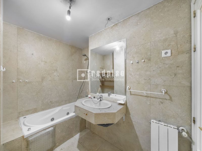 Foto a66b5ac1-bd0a-447e-aa9f-d7c4b56af17a. Dúplex amb calefacció aparcament piscina a Parque Oeste-Fuente Cisneros Alcorcón