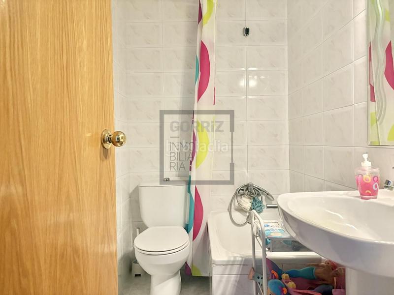 Foto 83fbca0e-b4bb-47a3-b4c9-9c4c7823ce84. Flat with heating parking in Can Boada Terrassa