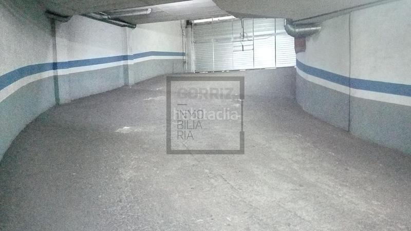 Foto f28f76f8-b414-4210-a0da-4e52cd017023. Parking coche en Eixample Mataró