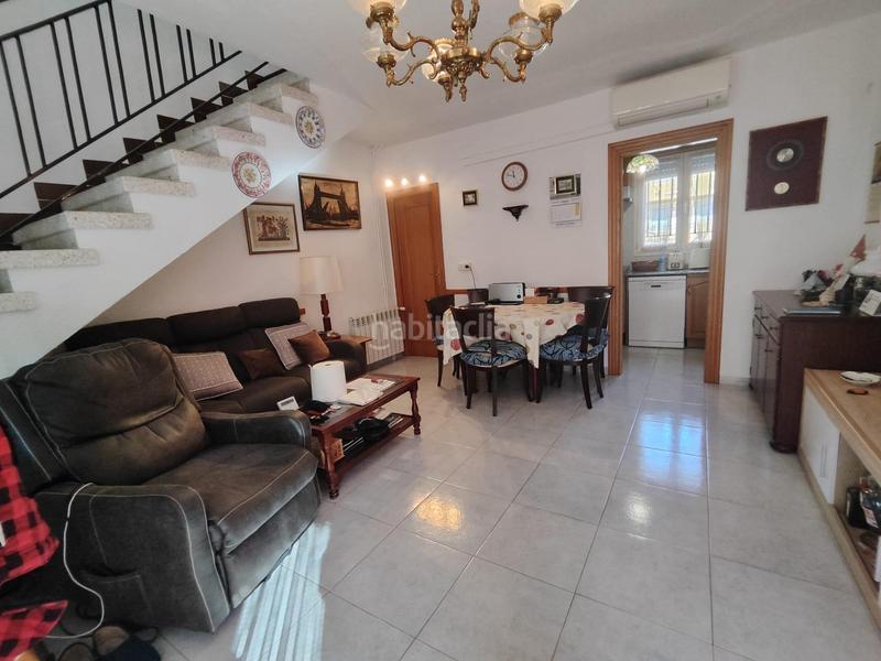 Foto 081ae6a8-835b-4d96-afae-190eacb0eae4. Casa adosada adosado de 4 alturas a pasos del mar en morro de gos 170.000! en Oropesa del Mar