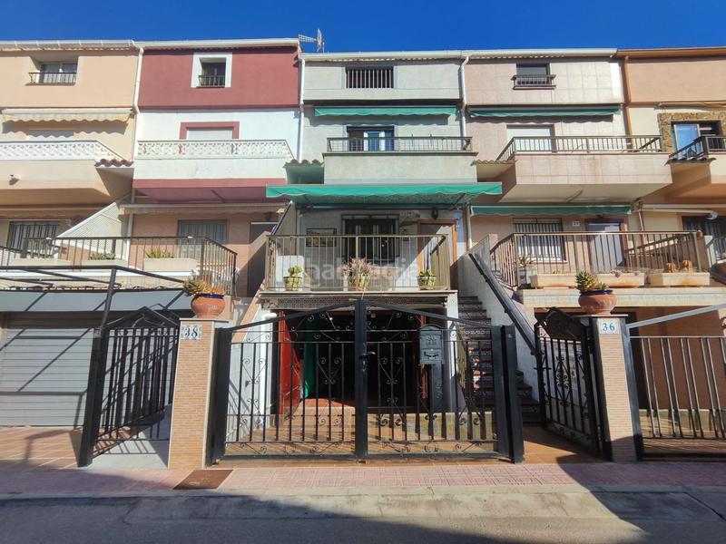 Foto 3d97f56f-bfba-4d6c-8325-cd669669d2ff. Casa adosada adosado de 4 alturas a pasos del mar en morro de gos 170.000! en Oropesa del Mar