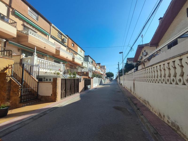 Foto 6a1cfbc6-7a6d-4658-b3c6-fc7277d942d4. Casa adosada adosado de 4 alturas a pasos del mar en morro de gos 170.000! en Oropesa del Mar