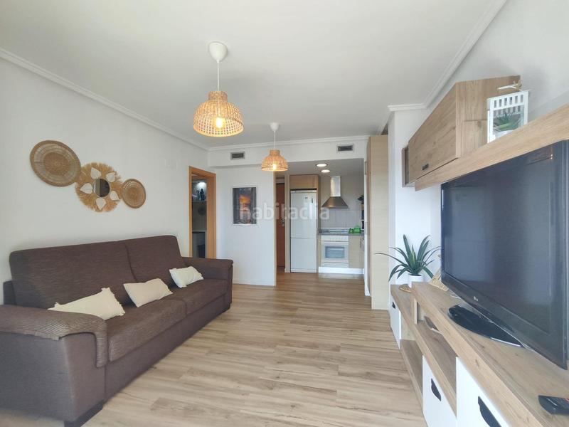 Foto 242d3e4c-105d-4e7b-b0e6-c39ce1b704f3. Apartamento en calle els ullals 2 terrazas al mar en Oropesa del Mar