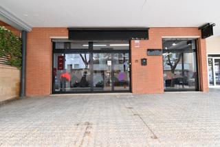 Local Comercial a Plaça de la fàbrica nova 5. Local esquinero fabrica nova