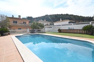 Xalet a Canyelles. Tu hogar en canyelles: tranquilidad, luz y espacios para disfrut