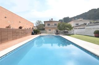Chalet à Canyelles. Tu hogar en canyelles: tranquilidad, luz y espacios para disfrut