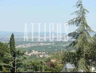 Terreny residencial  Carrer de la garrotxa. Soleado y esquinero de 600m2 en la urbanización saulons d’en déu