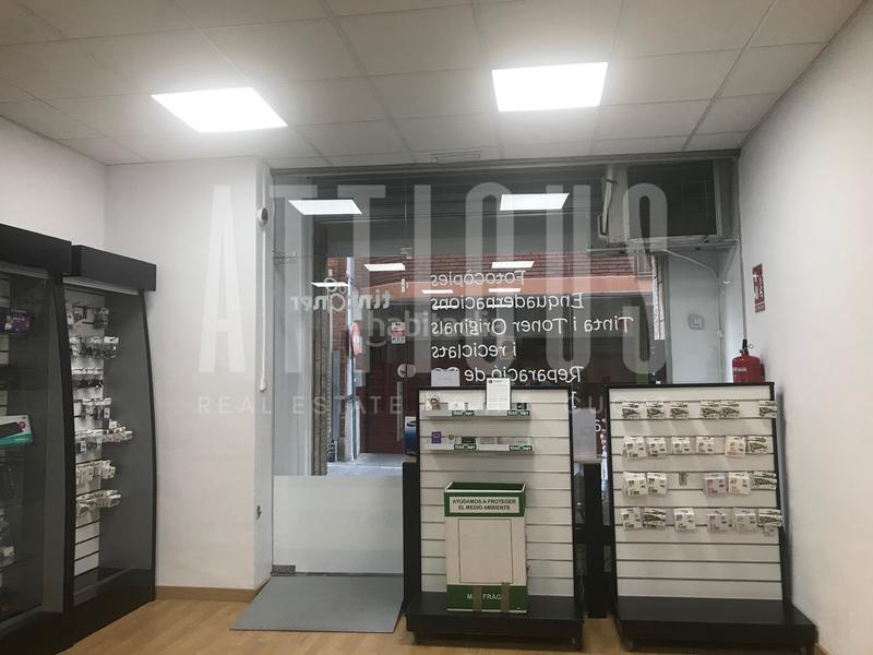Foto bb8143f1-fc7d-44c8-a114-9c3fb8da9071. Alquiler local comercial céntrico local comercial en Sant Cugat del Vallès
