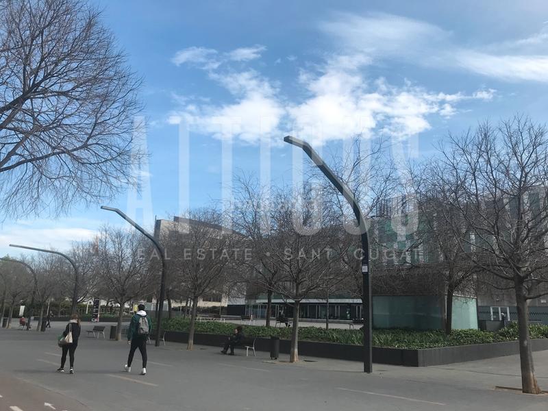 Foto 20efa99f-f725-43c6-af67-f7861c514c38. Lloguer local comercial amb calefacció a Centre - Estació Sant Cugat del Vallès