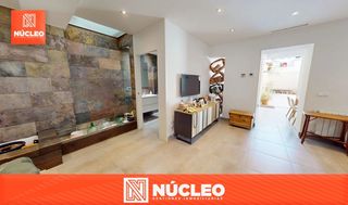 Casa  Carrer de la trinitat. Espectacular vivienda unifamiliar con división horizontal en el
