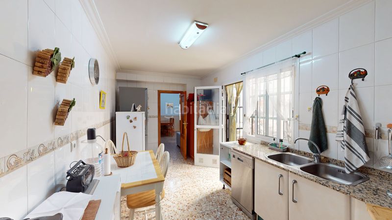 Foto a428cca7-5192-4680-bb04-008c588e4b8d. Casa amb aparcament a Campello Pueblo Campello (el)