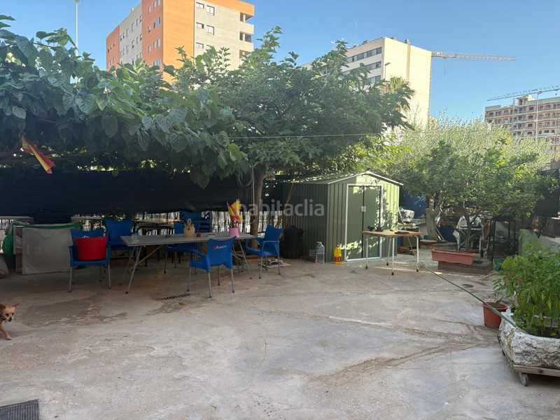 Foto c9778f5c-2623-47e4-b45a-d544ecc0fb16. Casa amb aparcament a Campello Pueblo Campello (el)