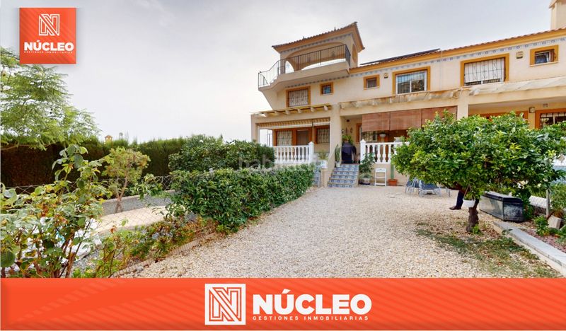 Foto b8f13e18-d02c-4606-bfed-eefc42aaf3ec. Casa amb piscina a Busot