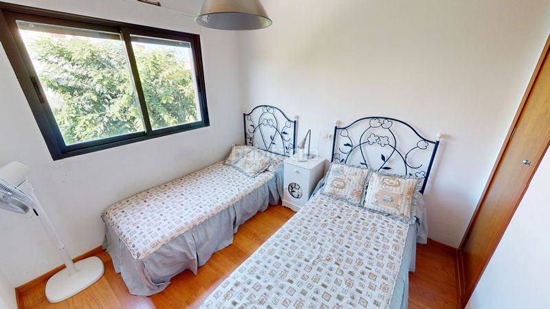 Foto a98db8d5-baab-4d9b-b148-6d6ce621e218. Casa amb calefacció aparcament a Pueblo Español-Coveta Fumá Campello (el)