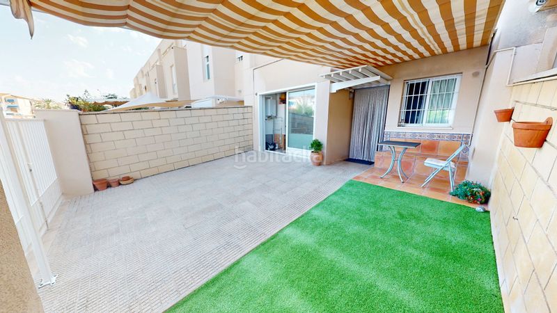 Foto 19eed8f9-9f72-4dd1-aded-27fe073d70a5. Casa amb aparcament piscina a Pueblo Español-Coveta Fumá Campello (el)