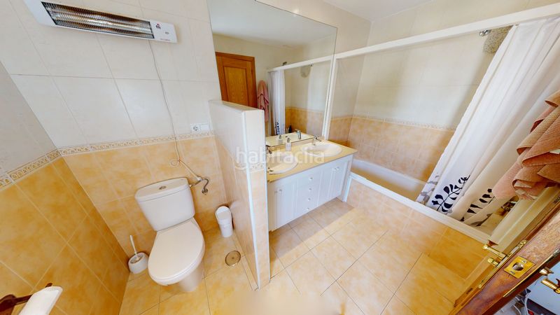 Foto 1e819758-600b-47a8-97e1-c68e32aa0823. Casa amb aparcament piscina a Pueblo Español-Coveta Fumá Campello (el)