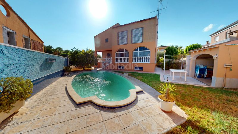 Foto ca28c5b6-f10b-4477-b1fc-517ae68175a6. Xalet amb xemeneia aparcament piscina a Almajada-Ravel Mutxamel