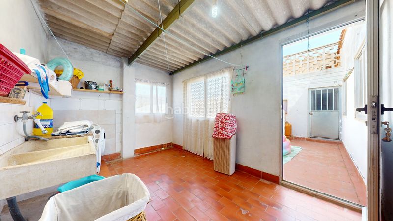 Foto 00b7cff0-736e-4f2b-98d8-ff0bec736bf0. Casa amb xemeneia aparcament a Caudete