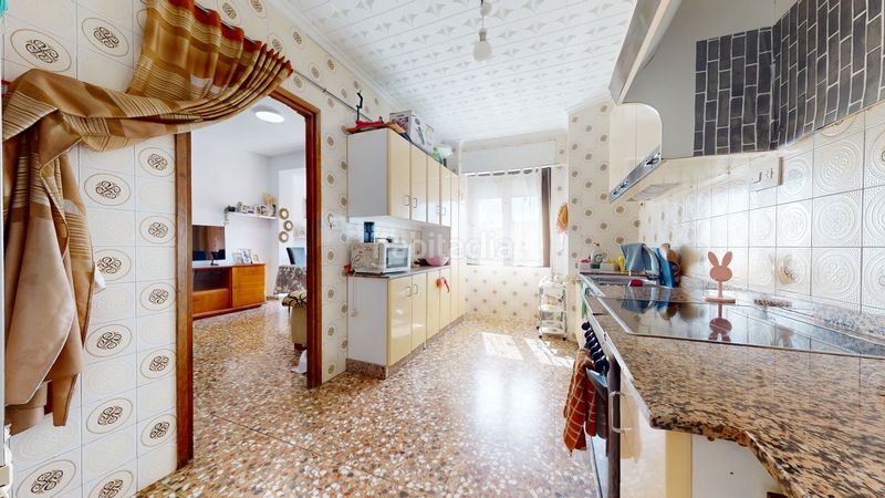 Foto db1d7d7c-4f28-4c88-9282-cb9e8c618de6. Casa amb xemeneia aparcament a Caudete