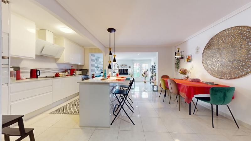 Foto c081881c-97ba-4c5d-8838-86f28ed9c1b1. Casa a schiera con camino parcheggio piscina in Valle del Sol Mutxamel