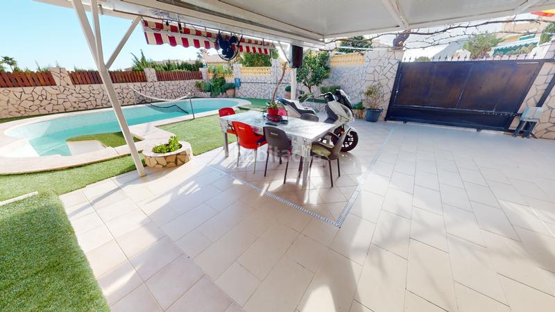 Foto 302ec77e-e21a-4b93-a3a6-1cbf19856f36. Chalet with parking pool in Coloma Nucia (la)