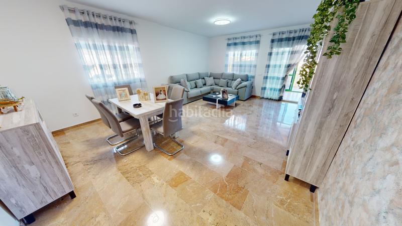 Foto c8ab0e02-f984-4204-b66f-390583c684a1. Chalet with parking pool in Coloma Nucia (la)