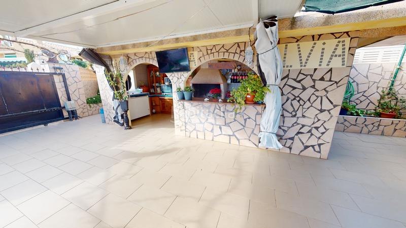 Foto ef26c65f-db60-4e3d-af4d-ed84f880dd2f. Chalet with parking pool in Coloma Nucia (la)