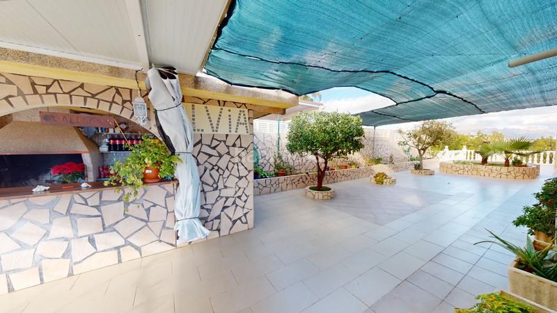 Foto ee5857f0-2d7b-4fbc-a82a-b24035d30159. Chalet con parcheggio piscina in Coloma Nucia (la)