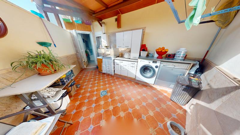 Foto f67d0435-93d5-4727-87b2-df961b3fb676. Casa adossada amb xemeneia aparcament a Campello Pueblo Campello (el)