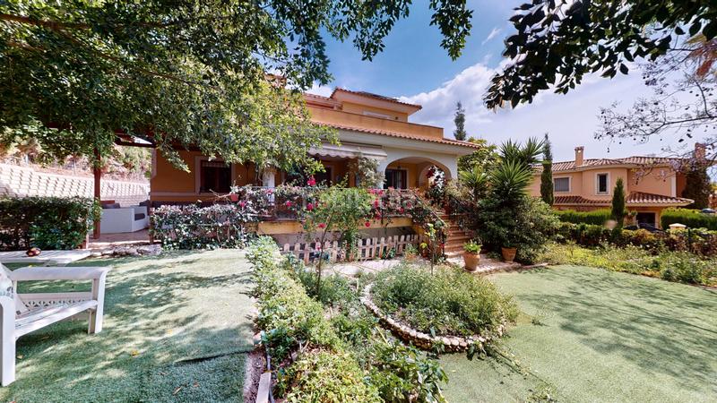 Foto 155fe231-af09-40a6-a6a2-6c1e4e705a2e. Chalet en Bonalba-Cotoveta Mutxamel