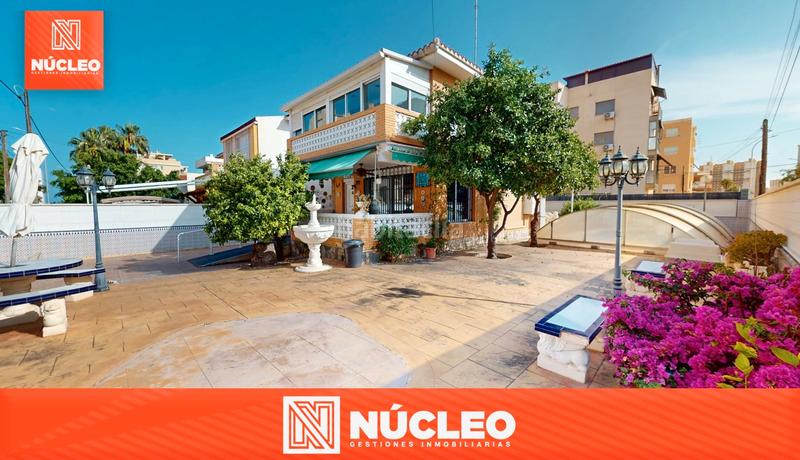 Foto 656d00f0-986b-4cf1-bdf1-2bb44378f52a. Chalet mit parking pool in Playa Muchavista Campello (el)