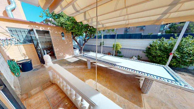 Foto 2139d87b-e7fb-46b6-8fe4-d038f028ad37. Chalet en Playa Muchavista Campello (el)