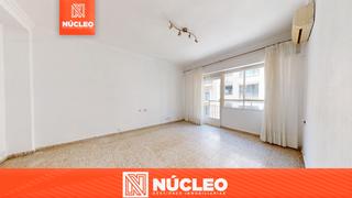 Appartement à Carrer tomas capelo 33. Amplio y luminoso piso en el corazón del pueblo