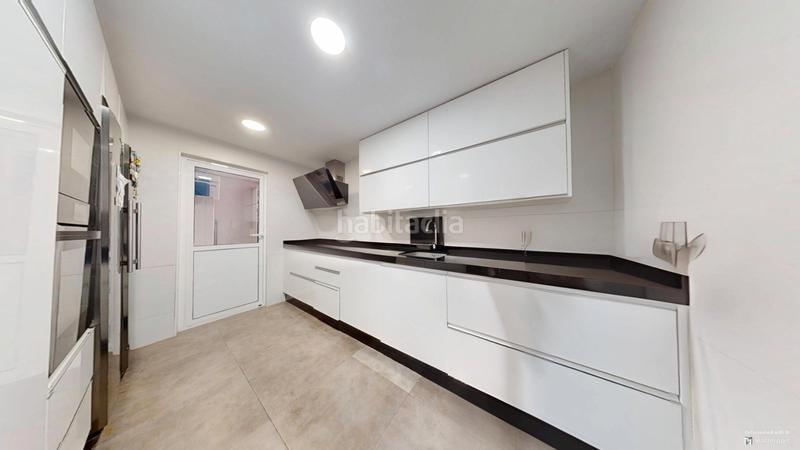 Foto 0094cf8e-e54e-445b-8c62-f6fc5b71f00b. Pis amb calefacció a Centro San Juan de Alicante