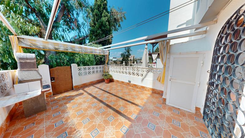 Foto 1837102e-c954-485a-a2c7-6bba6e9439f7. Casa a schiera con riscaldamento parcheggio piscina in Campello (el)