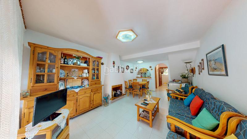 Foto 17fa5ef3-51b8-46f4-8b40-8a07896f5848. Casa adossada a carrer d'oriola 2 a Pueblo Acantilado-Lanuza Campello (el)