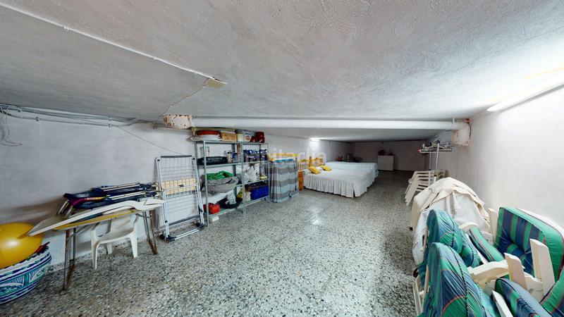 Foto 595a1722-24d3-4878-8de0-fd94eba07055. Casa adossada a carrer d'oriola 2 a Pueblo Acantilado-Lanuza Campello (el)